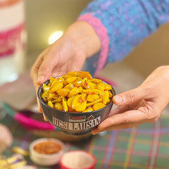 Desi Lahsan Pickle دیسی لہسن اچار